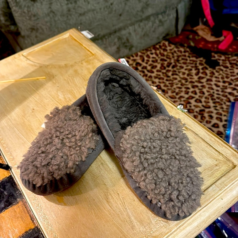 RJS sheepskin slippers/ shoes